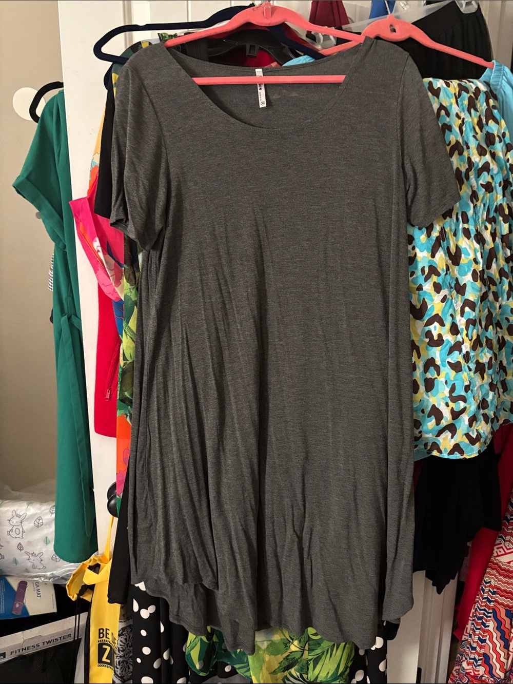 Azules Charcoal Gray Short Sleeve Scoop Swing Tunic